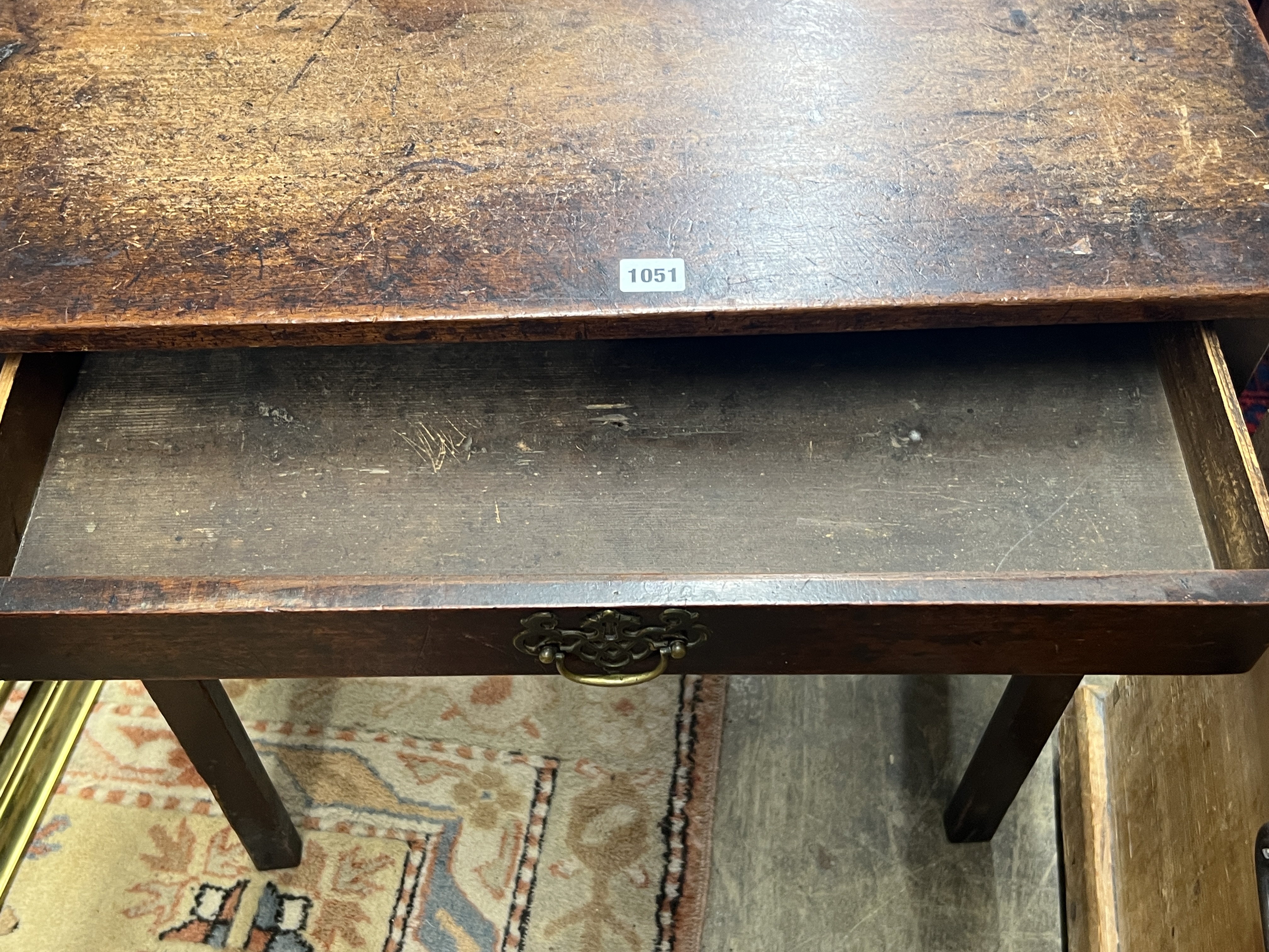 A George III mahogany side table, single frieze drawer, width 73cm, depth 46cm, height 71cm